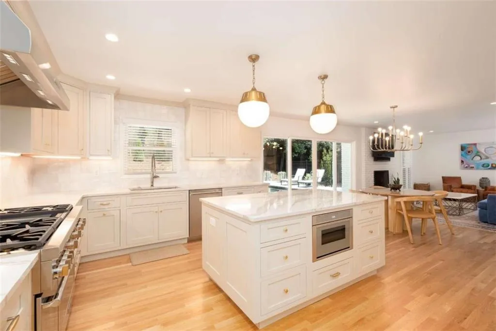 65 Barbara, Atlanta, Georgia 30327, 4 Bedrooms Bedrooms, ,5 BathroomsBathrooms,Residential,Sold,65 Barbara,6944074