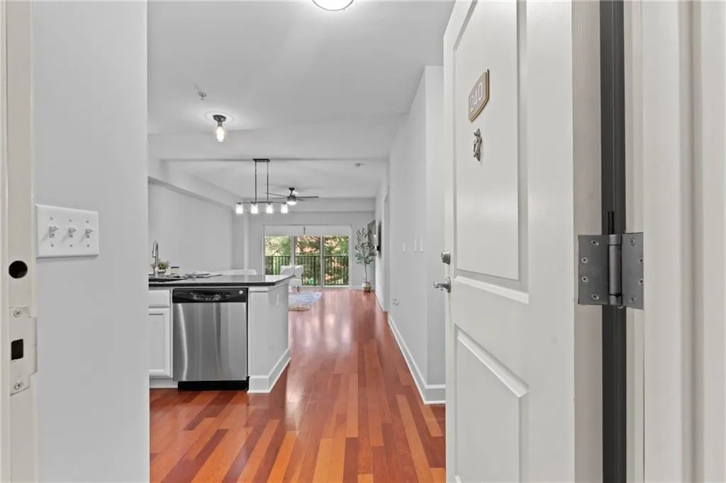 200 River Vista Unit 240, Atlanta, Georgia 30339, 1 Bedroom Bedrooms, ,1 BathroomBathrooms,Residential,For Sale,200 River Vista Unit 240,7754130