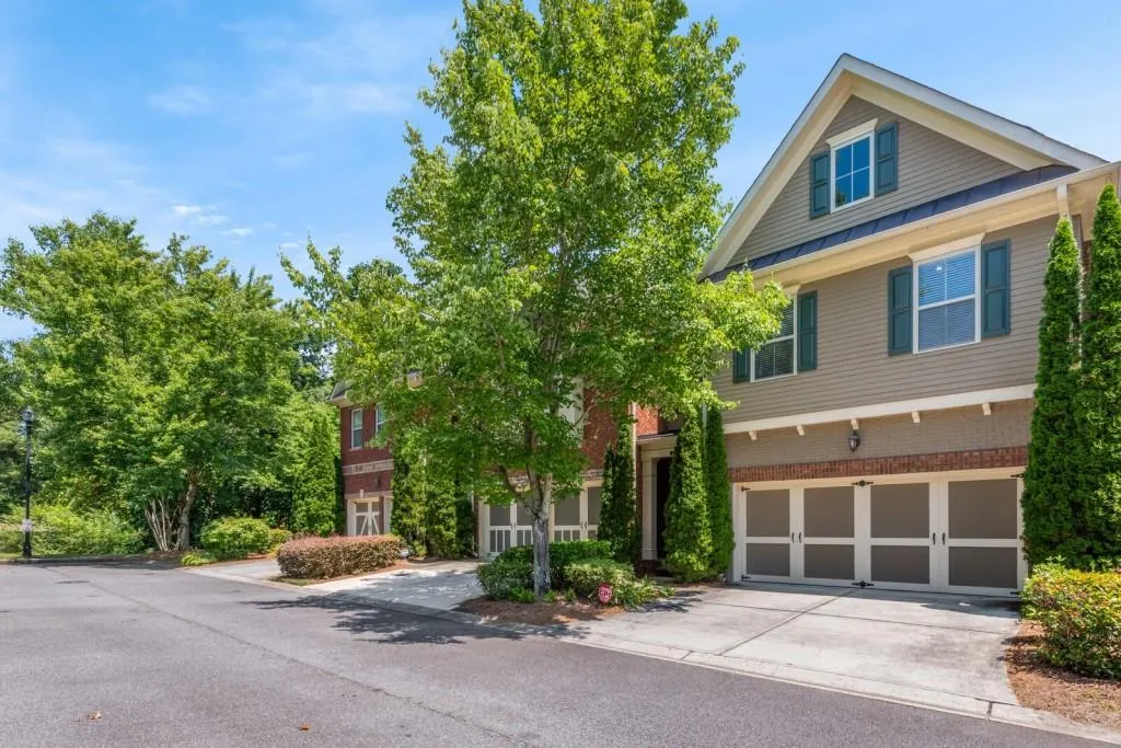 8055 Glisten Avenue, Sandy Springs, Georgia 30328, 3 Bedrooms Bedrooms, ,3 BathroomsBathrooms,Residential,Sold,8055 Glisten Avenue,7079685 8055 Glisten Avenue, Sandy Springs, Georgia 30328, 3 Bedrooms Bedrooms, ,3 BathroomsBathrooms,Residential,Sold,8055 Glisten Avenue,7079685