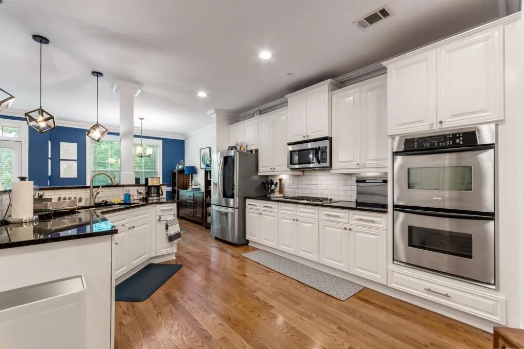 8055 Glisten Avenue, Sandy Springs, Georgia 30328, 3 Bedrooms Bedrooms, ,3 BathroomsBathrooms,Residential,Sold,8055 Glisten Avenue,7079685 8055 Glisten Avenue, Sandy Springs, Georgia 30328, 3 Bedrooms Bedrooms, ,3 BathroomsBathrooms,Residential,Sold,8055 Glisten Avenue,7079685