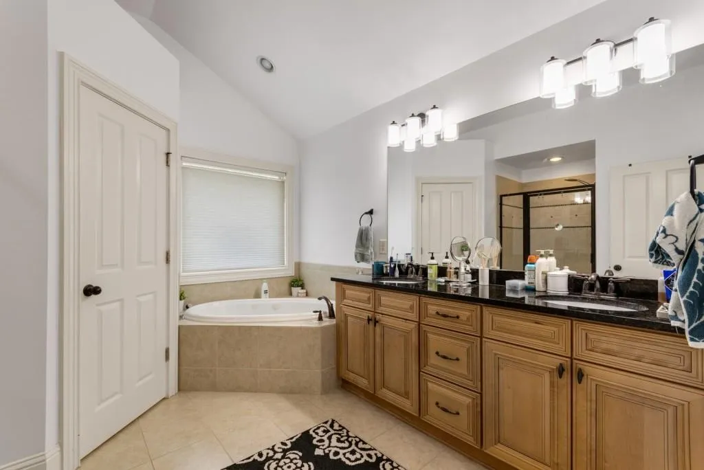 8055 Glisten Avenue, Sandy Springs, Georgia 30328, 3 Bedrooms Bedrooms, ,3 BathroomsBathrooms,Residential,Sold,8055 Glisten Avenue,7079685 8055 Glisten Avenue, Sandy Springs, Georgia 30328, 3 Bedrooms Bedrooms, ,3 BathroomsBathrooms,Residential,Sold,8055 Glisten Avenue,7079685