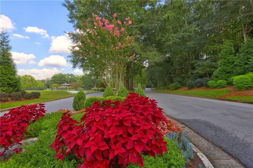 115 Woodmere Square Nw Unit 115, Atlanta, Georgia 30327, 3 Bedrooms Bedrooms, ,2 BathroomsBathrooms,Residential,For Sale,115 Woodmere Square Nw Unit 115,7551025