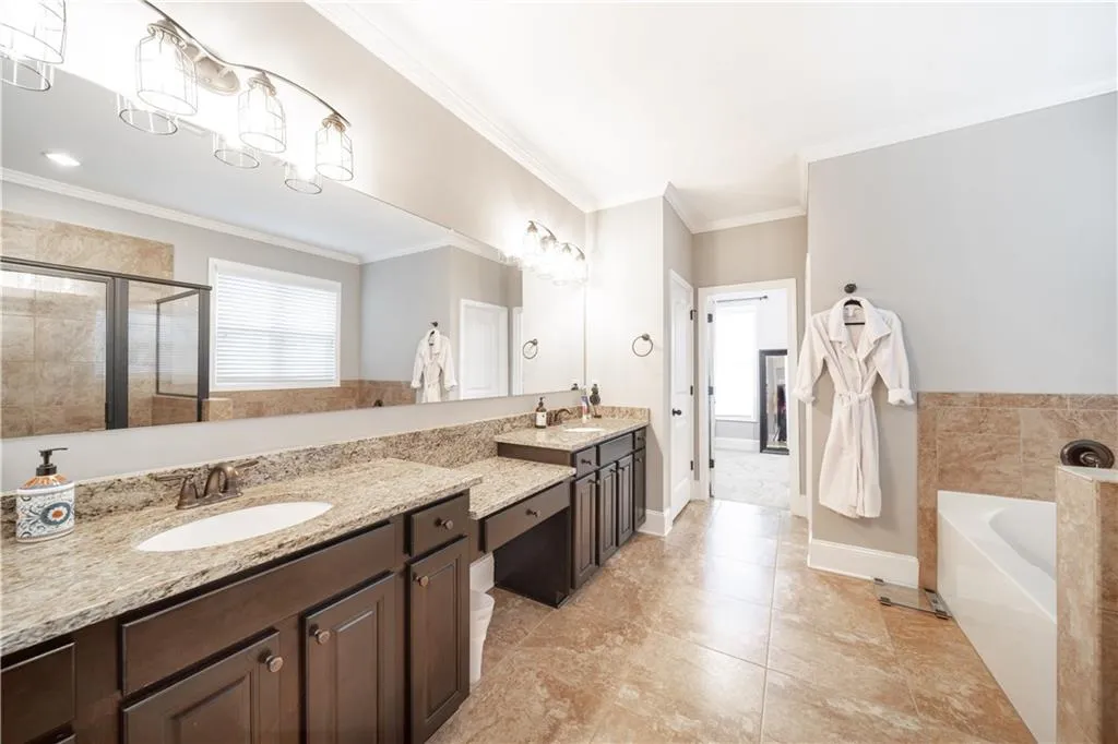 7740 Stratford Lane, Sandy Springs, Georgia 30350, 5 Bedrooms Bedrooms, ,4 BathroomsBathrooms,Residential,Sold,7740 Stratford Lane,6850626