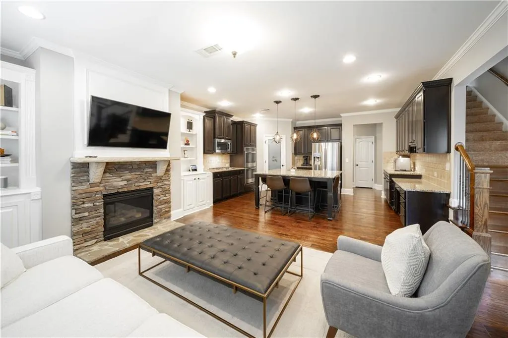 7740 Stratford Lane, Sandy Springs, Georgia 30350, 5 Bedrooms Bedrooms, ,4 BathroomsBathrooms,Residential,Sold,7740 Stratford Lane,6850626