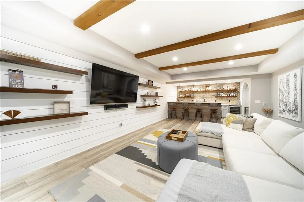 7740 Stratford Lane, Sandy Springs, Georgia 30350, 5 Bedrooms Bedrooms, ,4 BathroomsBathrooms,Residential,Sold,7740 Stratford Lane,6850626