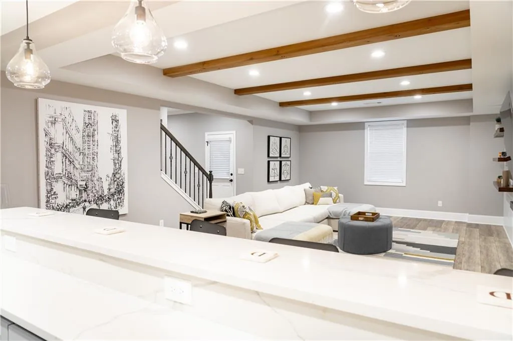 7740 Stratford Lane, Sandy Springs, Georgia 30350, 5 Bedrooms Bedrooms, ,4 BathroomsBathrooms,Residential,Sold,7740 Stratford Lane,6850626