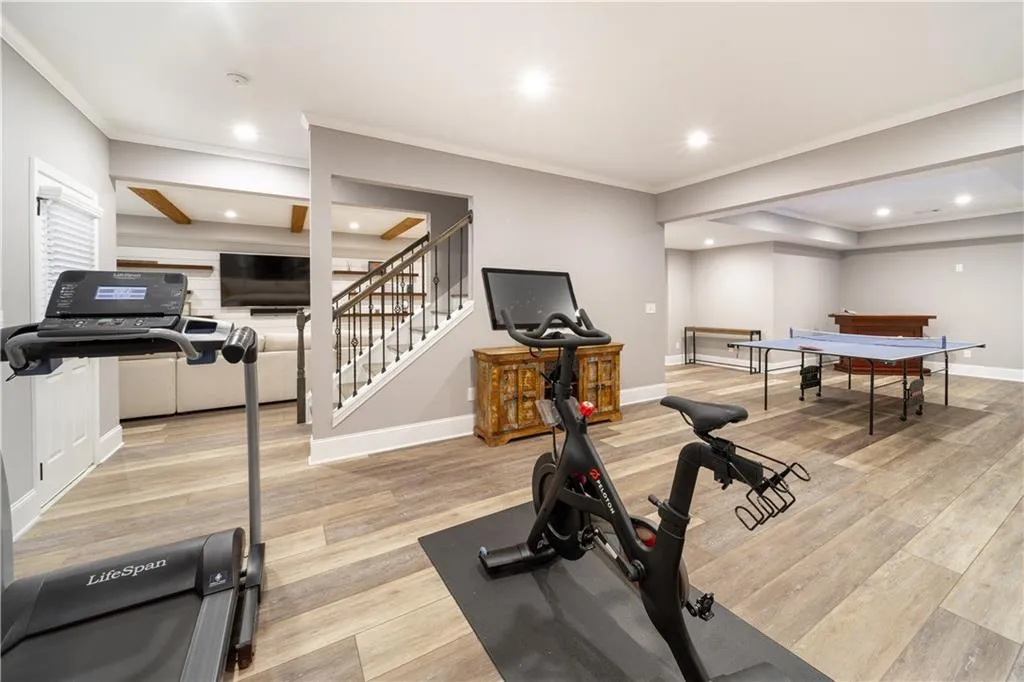 7740 Stratford Lane, Sandy Springs, Georgia 30350, 5 Bedrooms Bedrooms, ,4 BathroomsBathrooms,Residential,Sold,7740 Stratford Lane,6850626