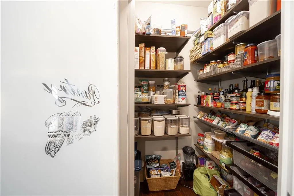 7740 Stratford Lane, Sandy Springs, Georgia 30350, 5 Bedrooms Bedrooms, ,4 BathroomsBathrooms,Residential,Sold,7740 Stratford Lane,6850626