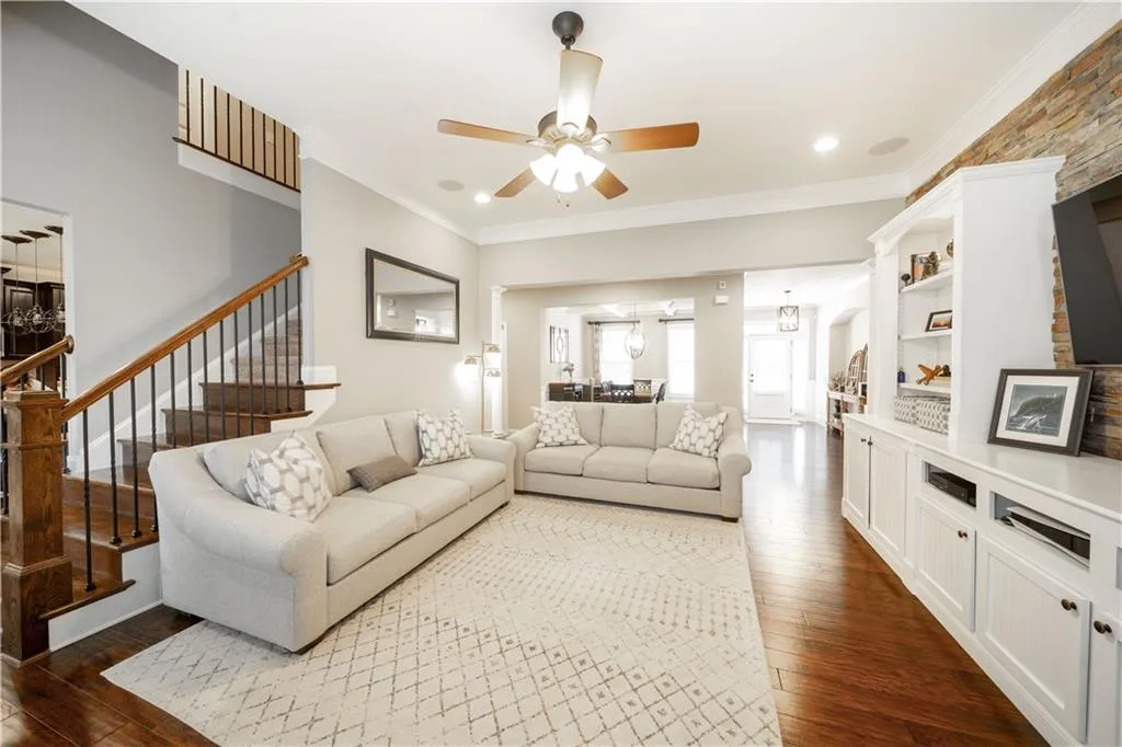 7740 Stratford Lane, Sandy Springs, Georgia 30350, 5 Bedrooms Bedrooms, ,4 BathroomsBathrooms,Residential,Sold,7740 Stratford Lane,6850626