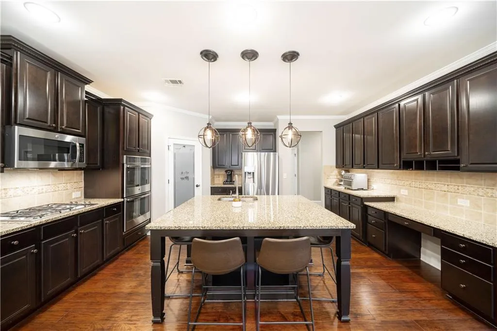 7740 Stratford Lane, Sandy Springs, Georgia 30350, 5 Bedrooms Bedrooms, ,4 BathroomsBathrooms,Residential,Sold,7740 Stratford Lane,6850626