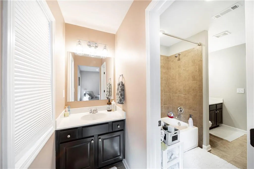 7740 Stratford Lane, Sandy Springs, Georgia 30350, 5 Bedrooms Bedrooms, ,4 BathroomsBathrooms,Residential,Sold,7740 Stratford Lane,6850626