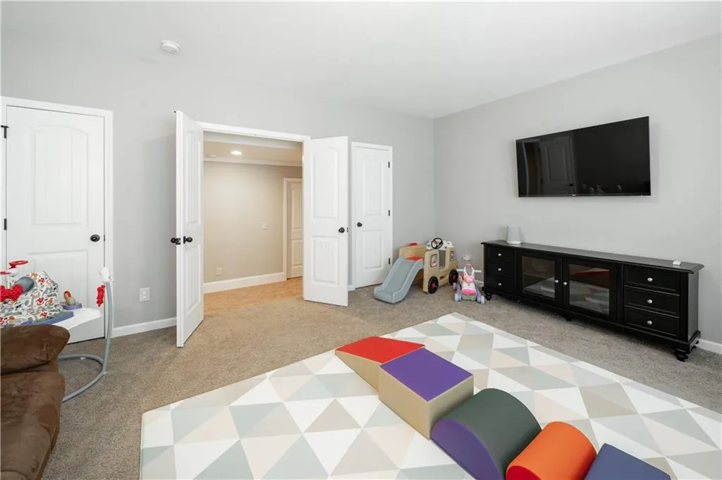 7740 Stratford Lane, Sandy Springs, Georgia 30350, 5 Bedrooms Bedrooms, ,4 BathroomsBathrooms,Residential,Sold,7740 Stratford Lane,6850626