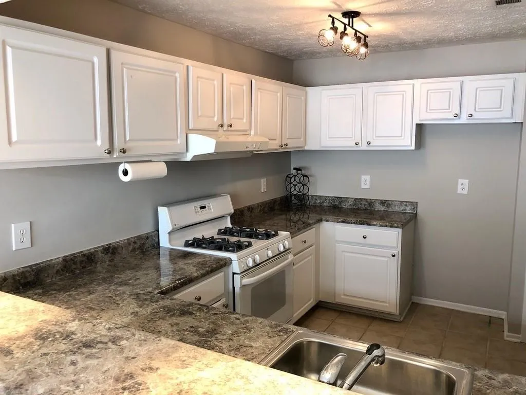 6802 Glenridge Drive Unit D, Sandy Springs, Georgia 30328, 1 Bedroom Bedrooms, ,1 BathroomBathrooms,Residential,Sold,6802 Glenridge Drive Unit D,6719924