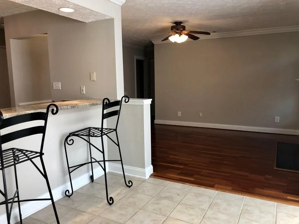 6802 Glenridge Drive Unit D, Sandy Springs, Georgia 30328, 1 Bedroom Bedrooms, ,1 BathroomBathrooms,Residential,Sold,6802 Glenridge Drive Unit D,6719924