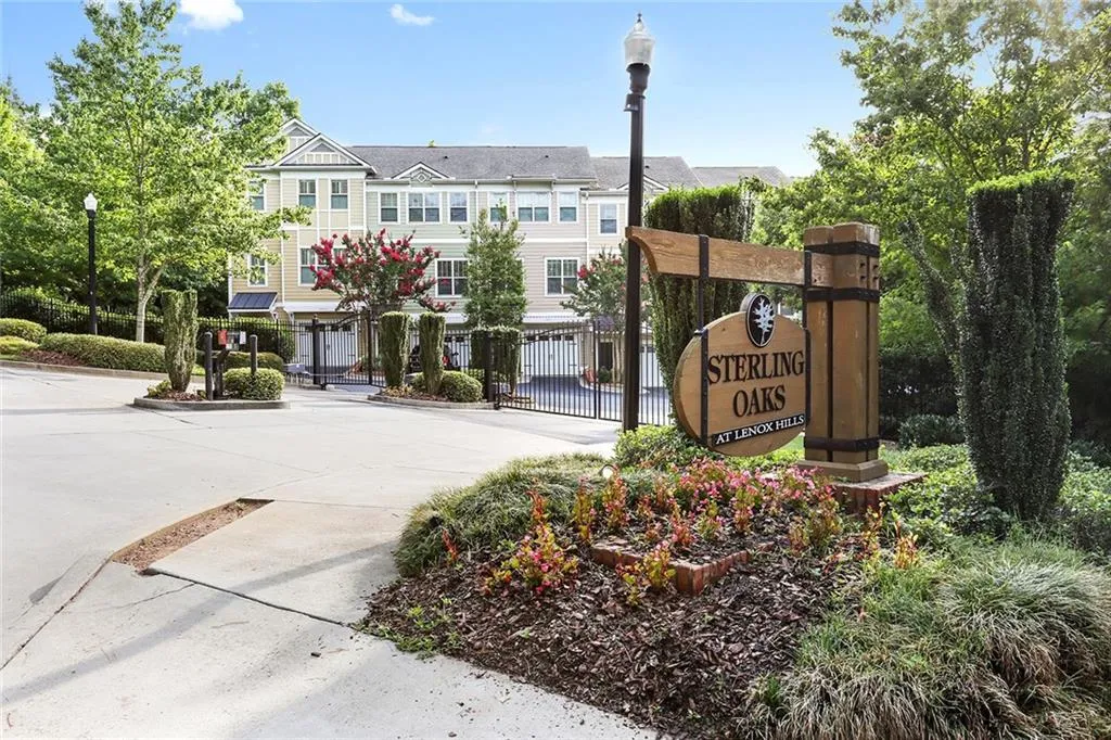 1967 Sterling Oaks Circle Ne Unit 0, Brookhaven, Georgia 30319, 3 Bedrooms Bedrooms, ,3 BathroomsBathrooms,Residential,Sold,1967 Sterling Oaks Circle Ne Unit 0,5725709