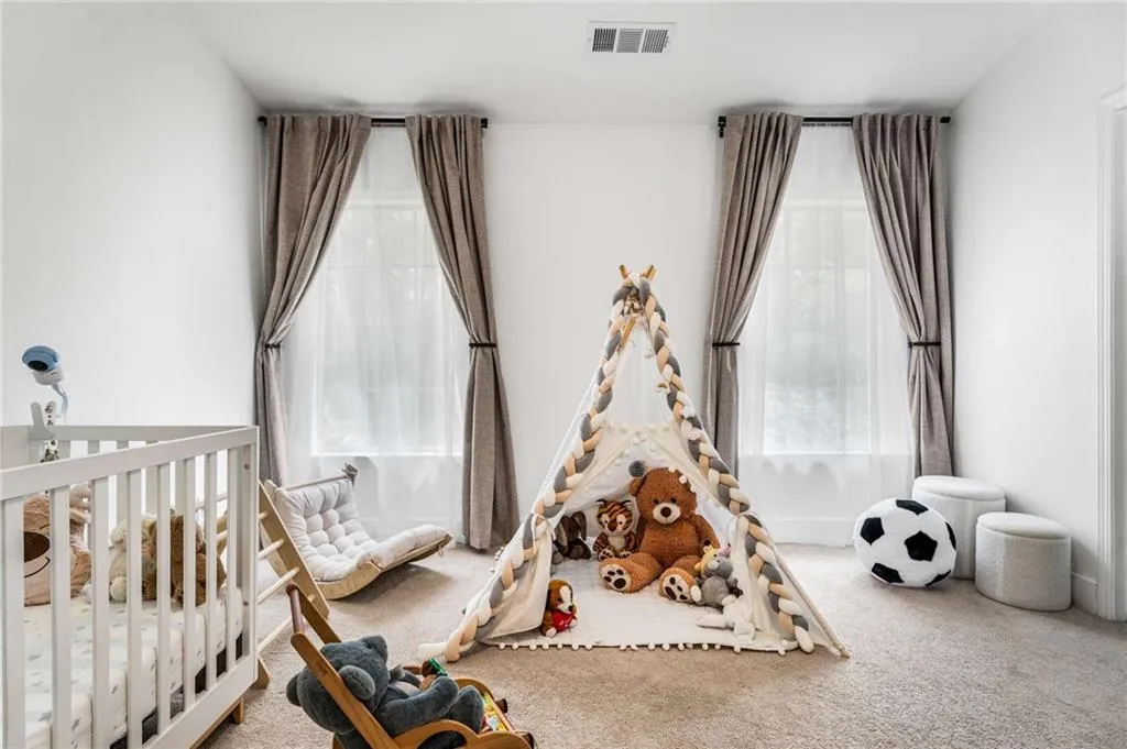 3743 Chattahoochee Summit Drive Se Unit 2, Atlanta, Georgia 30339, 3 Bedrooms Bedrooms, ,3 BathroomsBathrooms,Residential,For Sale,3743 Chattahoochee Summit Drive Se Unit 2,7663971