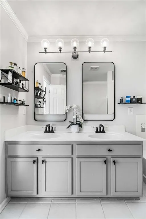 3743 Chattahoochee Summit Drive Se Unit 2, Atlanta, Georgia 30339, 3 Bedrooms Bedrooms, ,3 BathroomsBathrooms,Residential,For Sale,3743 Chattahoochee Summit Drive Se Unit 2,7663971