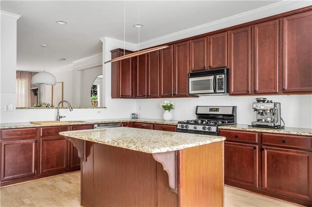 3743 Chattahoochee Summit Drive Se Unit 2, Atlanta, Georgia 30339, 3 Bedrooms Bedrooms, ,3 BathroomsBathrooms,Residential,For Sale,3743 Chattahoochee Summit Drive Se Unit 2,7663971