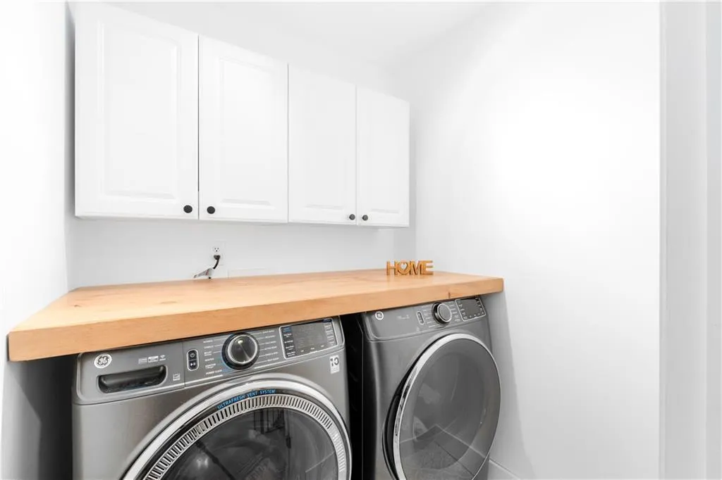 3743 Chattahoochee Summit Drive Se Unit 2, Atlanta, Georgia 30339, 3 Bedrooms Bedrooms, ,3 BathroomsBathrooms,Residential,For Sale,3743 Chattahoochee Summit Drive Se Unit 2,7663971