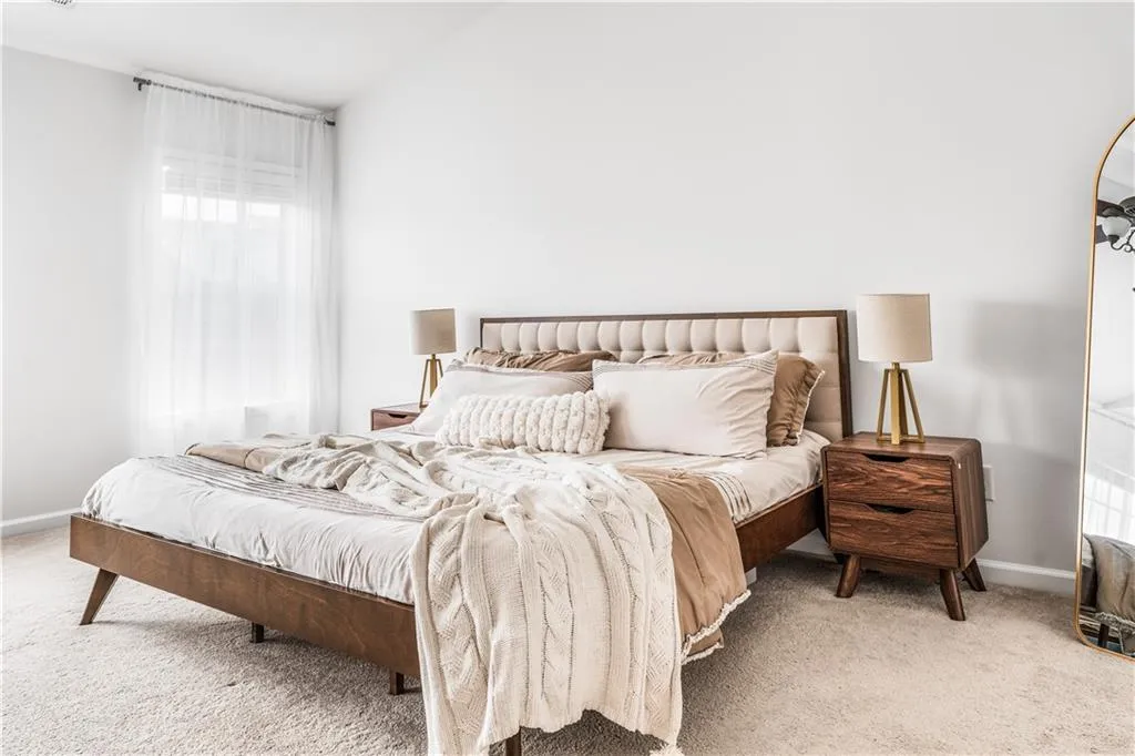 3743 Chattahoochee Summit Drive Se Unit 2, Atlanta, Georgia 30339, 3 Bedrooms Bedrooms, ,3 BathroomsBathrooms,Residential,For Sale,3743 Chattahoochee Summit Drive Se Unit 2,7663971