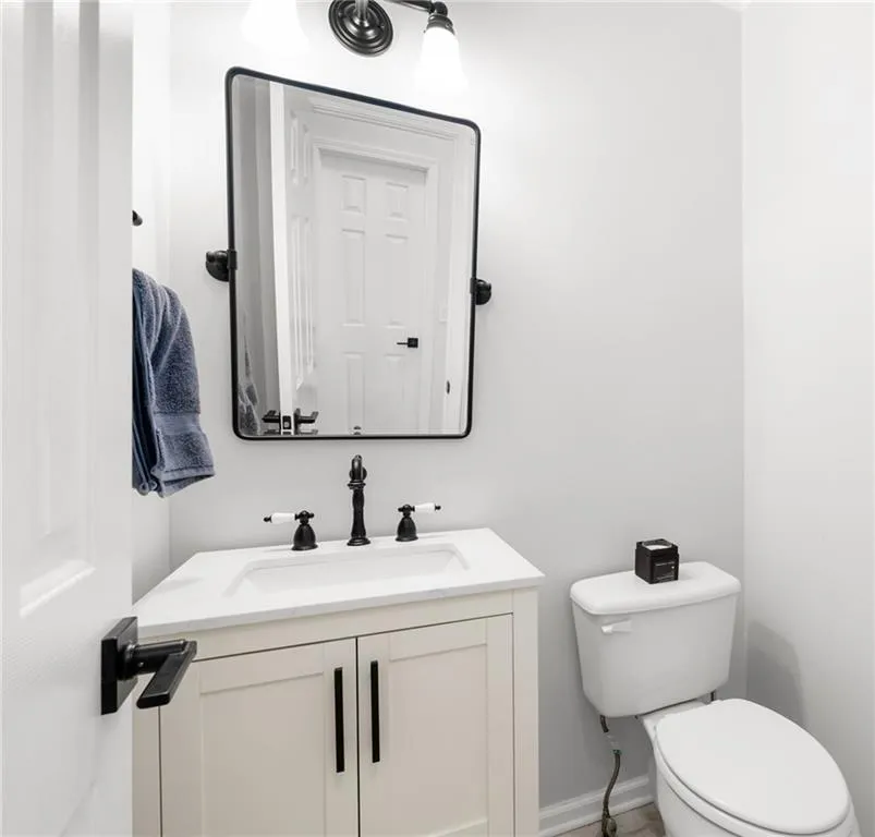 3743 Chattahoochee Summit Drive Se Unit 2, Atlanta, Georgia 30339, 3 Bedrooms Bedrooms, ,3 BathroomsBathrooms,Residential,For Sale,3743 Chattahoochee Summit Drive Se Unit 2,7663971