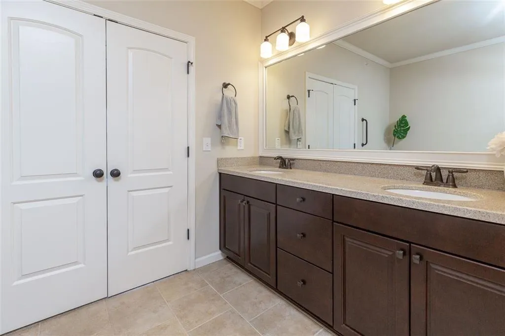 970 Thibideau Court, Sandy Springs, Georgia 30328, 3 Bedrooms Bedrooms, ,3 BathroomsBathrooms,Residential,Sold,970 Thibideau Court,6897020 970 Thibideau Court, Sandy Springs, Georgia 30328, 3 Bedrooms Bedrooms, ,3 BathroomsBathrooms,Residential,Sold,970 Thibideau Court,6897020