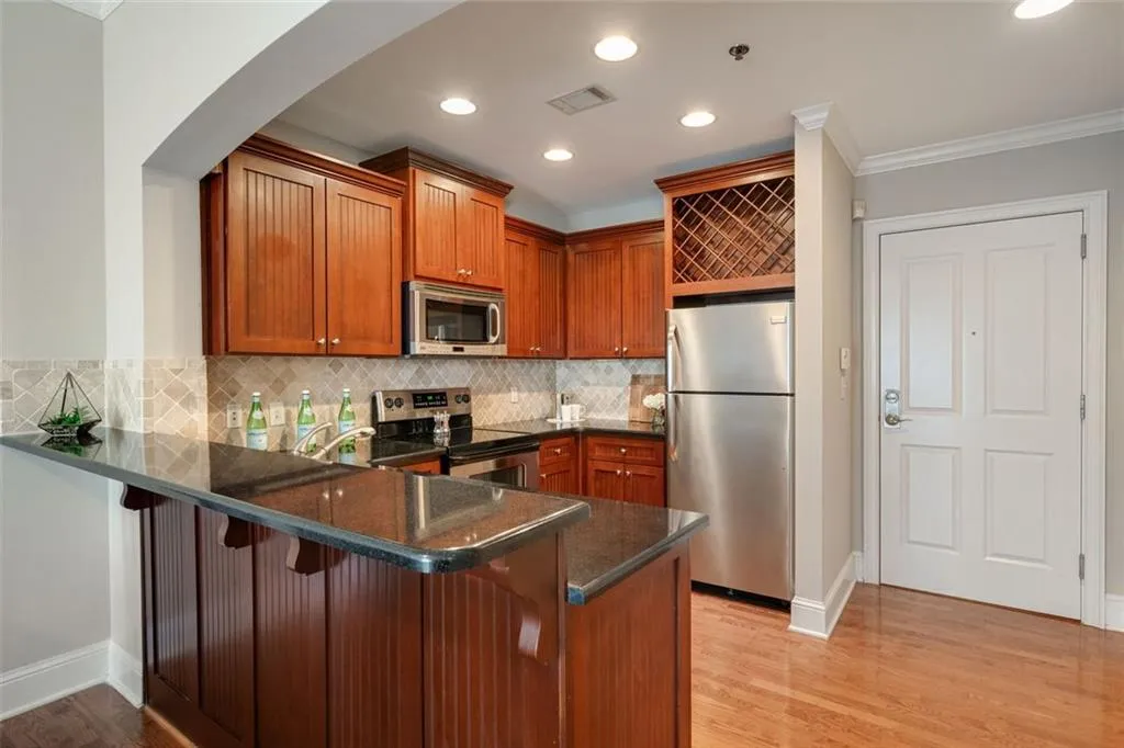 2277 Peachtree Road Ne Unit 611, Atlanta, Georgia 30309, 1 Bedroom Bedrooms, ,1 BathroomBathrooms,Residential,Sold,2277 Peachtree Road Ne Unit 611,7580159