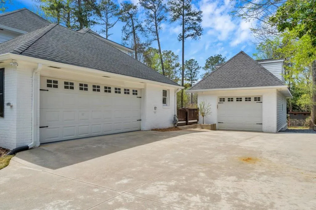 125 Old Campus Court, Sandy Springs, Georgia 30328, 5 Bedrooms Bedrooms, ,3 BathroomsBathrooms,Residential,Sold,125 Old Campus Court,6703611