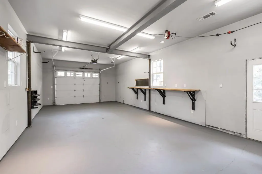 125 Old Campus Court, Sandy Springs, Georgia 30328, 5 Bedrooms Bedrooms, ,3 BathroomsBathrooms,Residential,Sold,125 Old Campus Court,6703611