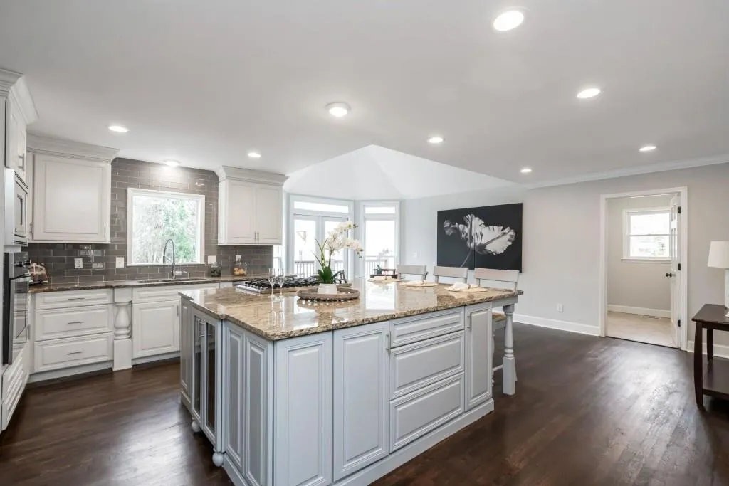 125 Old Campus Court, Sandy Springs, Georgia 30328, 5 Bedrooms Bedrooms, ,3 BathroomsBathrooms,Residential,Sold,125 Old Campus Court,6703611