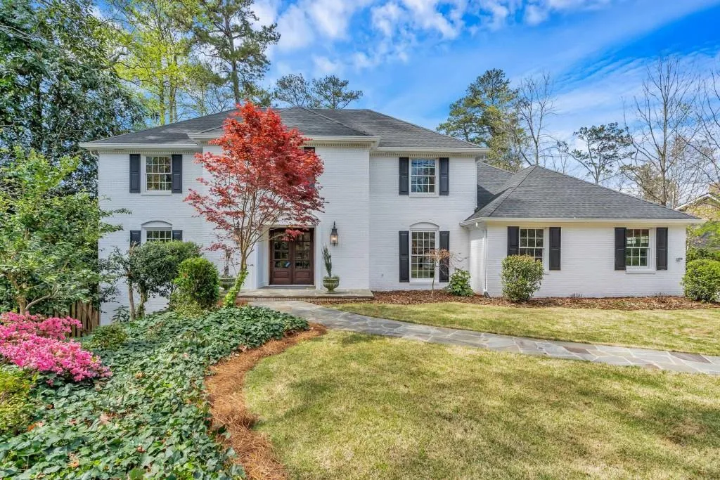 125 Old Campus Court, Sandy Springs, Georgia 30328, 5 Bedrooms Bedrooms, ,3 BathroomsBathrooms,Residential,Sold,125 Old Campus Court,6703611