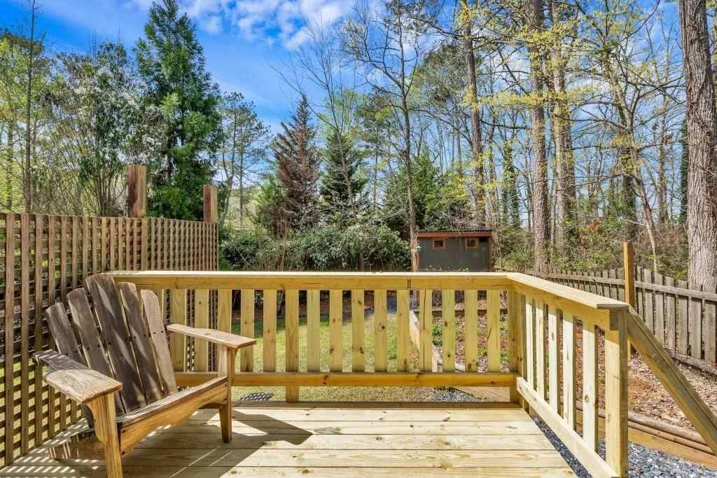 125 Old Campus Court, Sandy Springs, Georgia 30328, 5 Bedrooms Bedrooms, ,3 BathroomsBathrooms,Residential,Sold,125 Old Campus Court,6703611