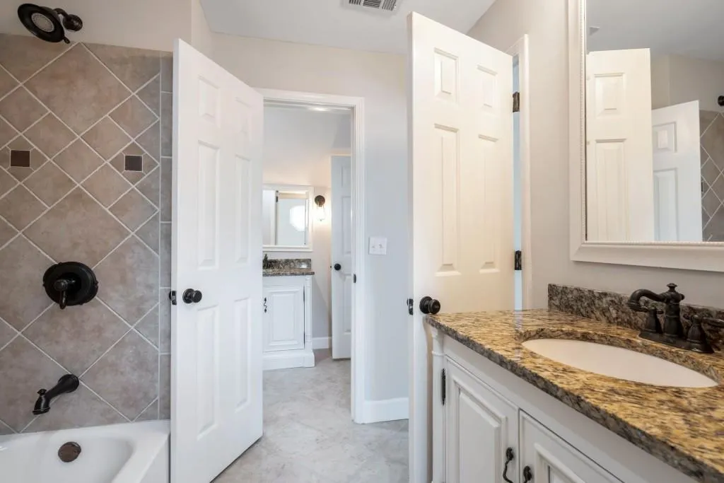 125 Old Campus Court, Sandy Springs, Georgia 30328, 5 Bedrooms Bedrooms, ,3 BathroomsBathrooms,Residential,Sold,125 Old Campus Court,6703611
