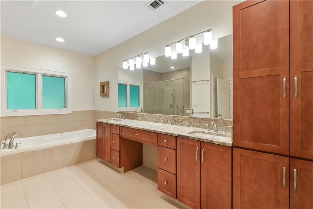 1155 Kingston Drive Ne, Atlanta, Georgia 30342, 5 Bedrooms Bedrooms, ,4 BathroomsBathrooms,Residential,Sold,1155 Kingston Drive Ne,6056736