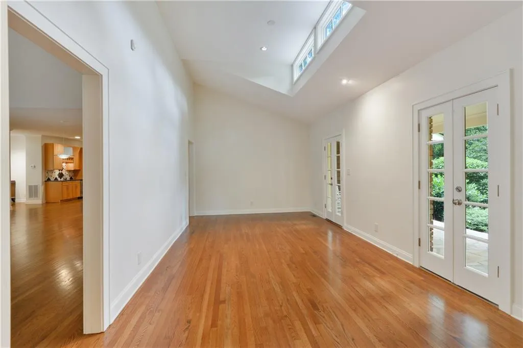 1155 Kingston Drive Ne, Atlanta, Georgia 30342, 5 Bedrooms Bedrooms, ,4 BathroomsBathrooms,Residential,Sold,1155 Kingston Drive Ne,6056736