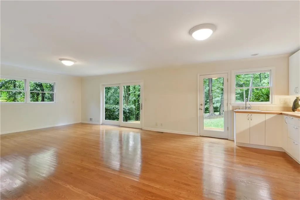 1155 Kingston Drive Ne, Atlanta, Georgia 30342, 5 Bedrooms Bedrooms, ,4 BathroomsBathrooms,Residential,Sold,1155 Kingston Drive Ne,6056736