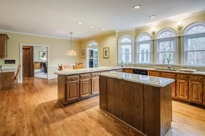 2900 Coles Way, Sandy Springs, Georgia 30350, 4 Bedrooms Bedrooms, ,5 BathroomsBathrooms,Residential,Sold,2900 Coles Way,6842063