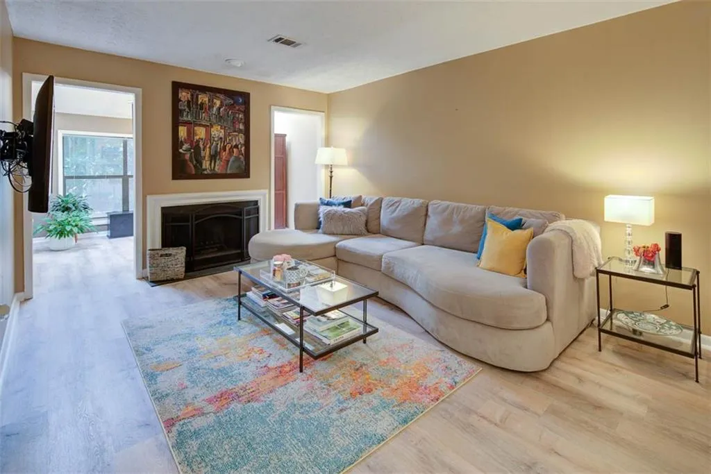 8740 Roswell Road Unit 1d, Atlanta, Georgia 30350, 2 Bedrooms Bedrooms, ,2 BathroomsBathrooms,Residential,Sold,8740 Roswell Road Unit 1d,6636669