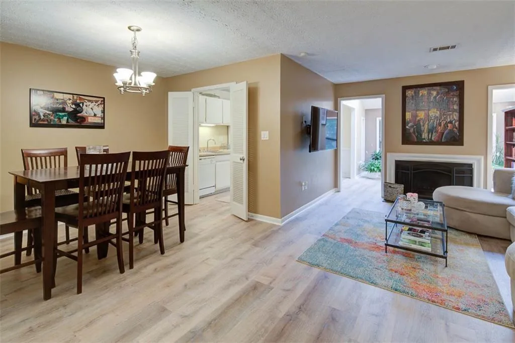 8740 Roswell Road Unit 1d, Atlanta, Georgia 30350, 2 Bedrooms Bedrooms, ,2 BathroomsBathrooms,Residential,Sold,8740 Roswell Road Unit 1d,6636669