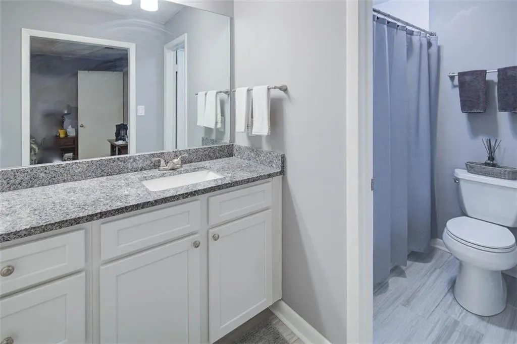 8740 Roswell Road Unit 1d, Atlanta, Georgia 30350, 2 Bedrooms Bedrooms, ,2 BathroomsBathrooms,Residential,Sold,8740 Roswell Road Unit 1d,6636669