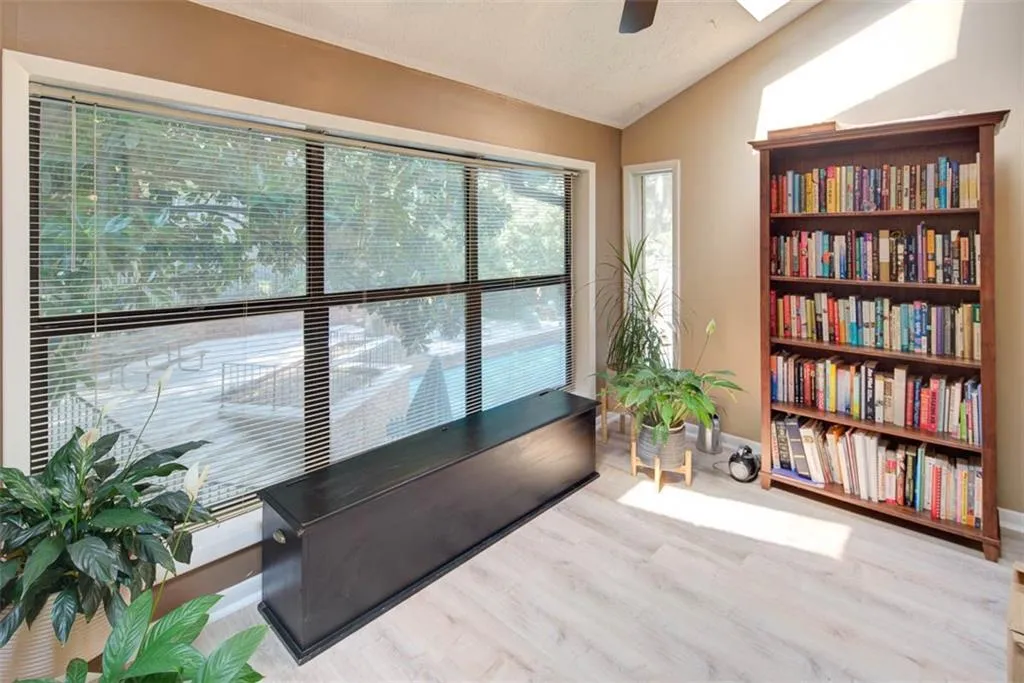 8740 Roswell Road Unit 1d, Atlanta, Georgia 30350, 2 Bedrooms Bedrooms, ,2 BathroomsBathrooms,Residential,Sold,8740 Roswell Road Unit 1d,6636669