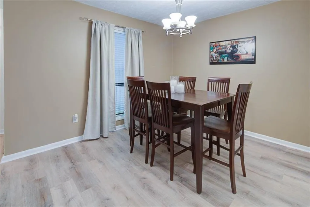 8740 Roswell Road Unit 1d, Atlanta, Georgia 30350, 2 Bedrooms Bedrooms, ,2 BathroomsBathrooms,Residential,Sold,8740 Roswell Road Unit 1d,6636669