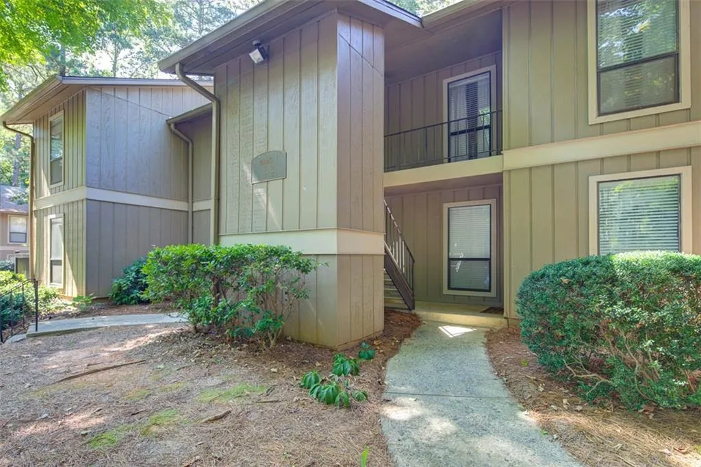 8740 Roswell Road Unit 1d, Atlanta, Georgia 30350, 2 Bedrooms Bedrooms, ,2 BathroomsBathrooms,Residential,Sold,8740 Roswell Road Unit 1d,6636669