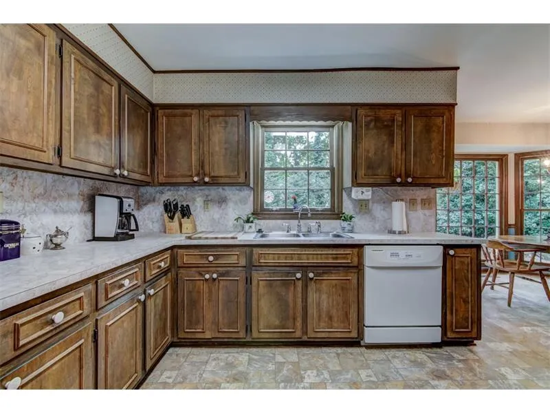 5655 Windy Ridge Drive, Sandy Springs, Georgia 30342, 5 Bedrooms Bedrooms, ,2 BathroomsBathrooms,Residential,Sold,5655 Windy Ridge Drive,5938712