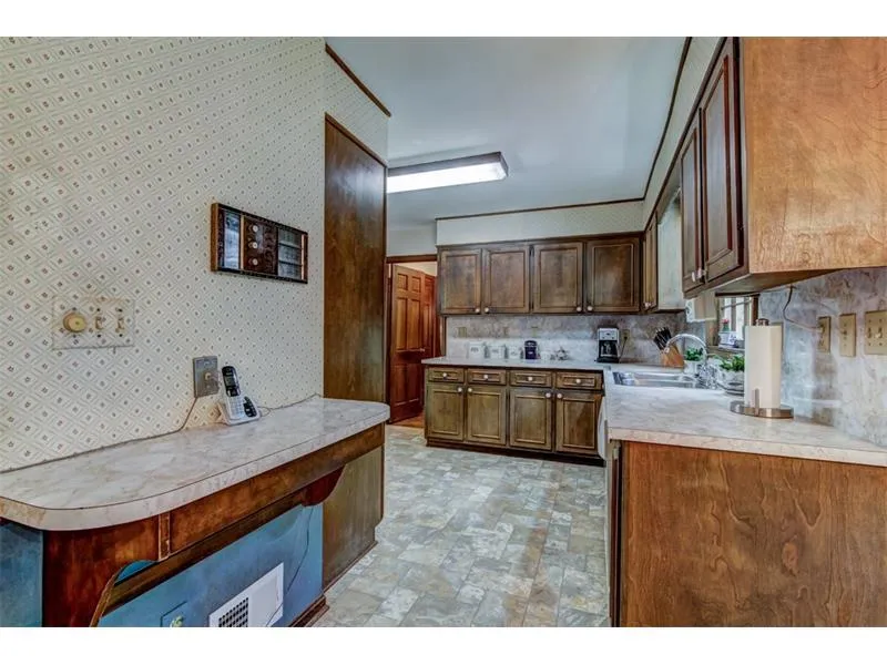 5655 Windy Ridge Drive, Sandy Springs, Georgia 30342, 5 Bedrooms Bedrooms, ,2 BathroomsBathrooms,Residential,Sold,5655 Windy Ridge Drive,5938712