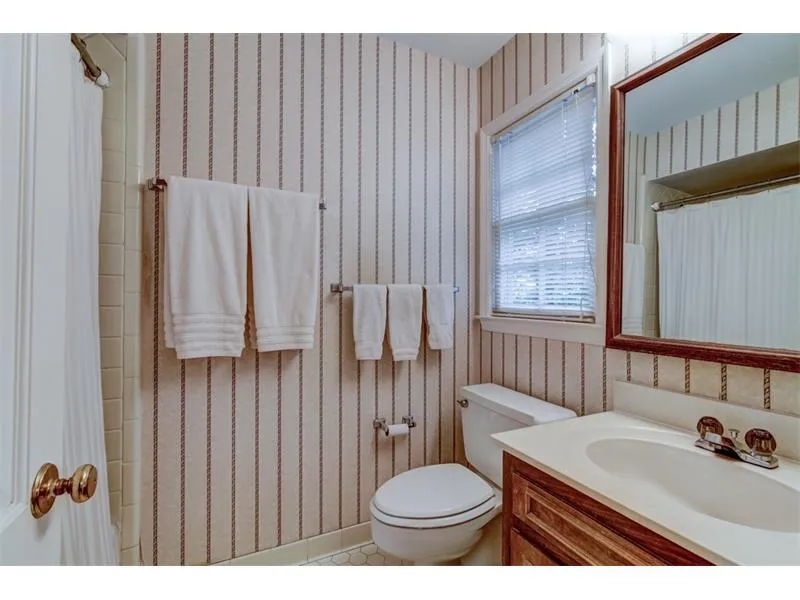 5655 Windy Ridge Drive, Sandy Springs, Georgia 30342, 5 Bedrooms Bedrooms, ,2 BathroomsBathrooms,Residential,Sold,5655 Windy Ridge Drive,5938712