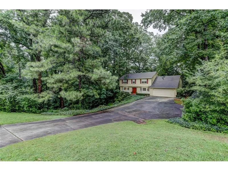 5655 Windy Ridge Drive, Sandy Springs, Georgia 30342, 5 Bedrooms Bedrooms, ,2 BathroomsBathrooms,Residential,Sold,5655 Windy Ridge Drive,5938712