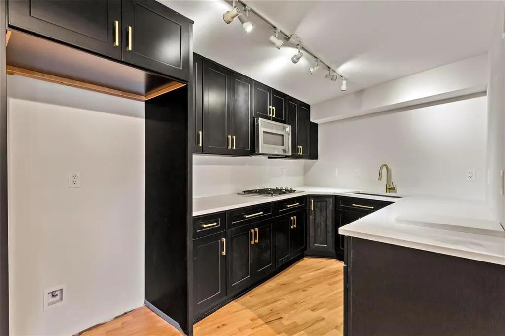 120 Laurel Drive Ne, Atlanta, Georgia 30342, 5 Bedrooms Bedrooms, ,5 BathroomsBathrooms,Residential,For Sale,120 Laurel Drive Ne,7663075