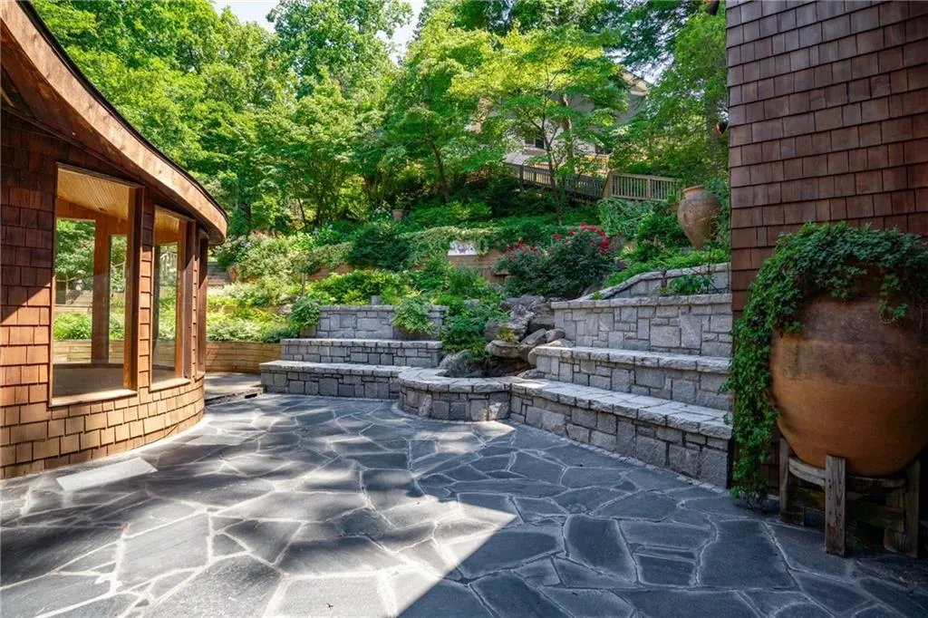 120 Laurel Drive Ne, Atlanta, Georgia 30342, 5 Bedrooms Bedrooms, ,5 BathroomsBathrooms,Residential,For Sale,120 Laurel Drive Ne,7663075