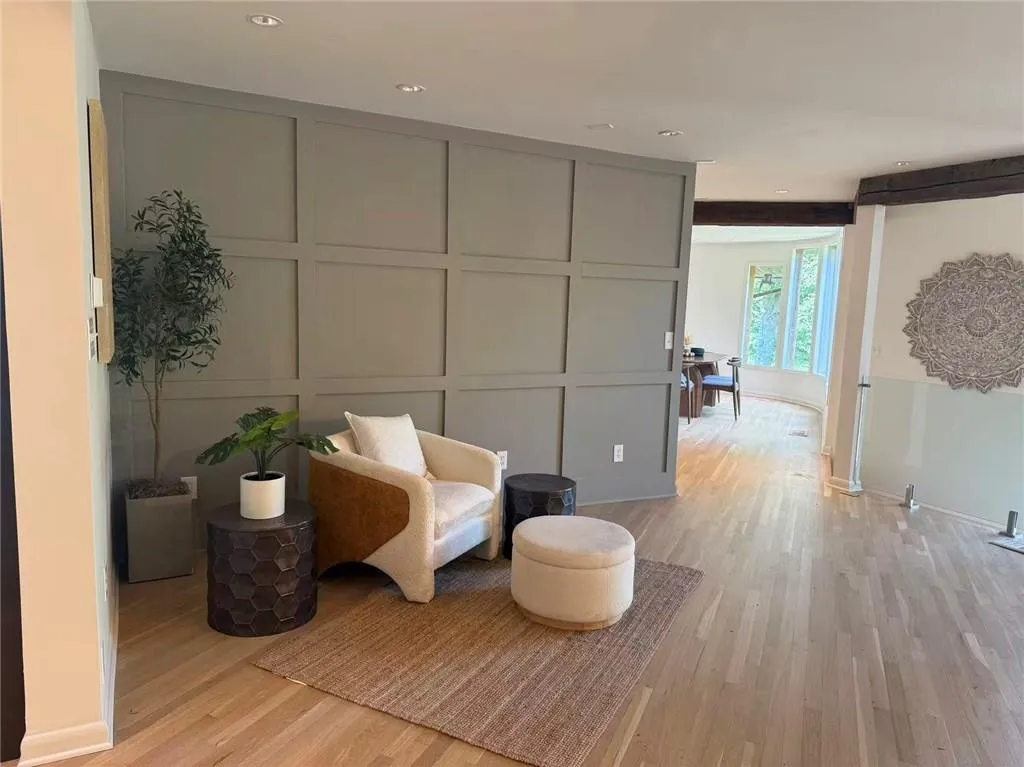 120 Laurel Drive Ne, Atlanta, Georgia 30342, 5 Bedrooms Bedrooms, ,5 BathroomsBathrooms,Residential,For Sale,120 Laurel Drive Ne,7663075